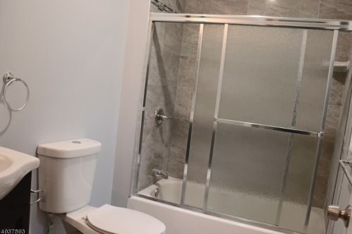 82 Howard St, Irvington NJ 07111-3417 exterior