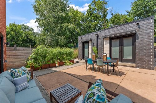 6338 Bryant St, Pittsburgh PA  15206-1703 exterior