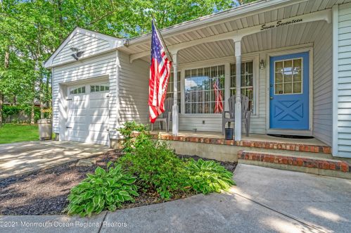 717 Eagleswood Pl, Lacey, NJ 08731-1315