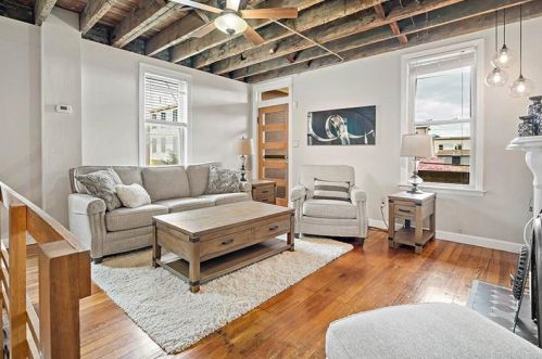 220 Alpine Ave, Pittsburgh PA 15212-4020 exterior