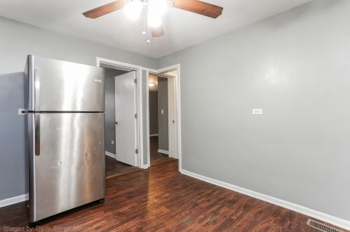 8122 Kingston Ave, Chicago IL 60617-1231 exterior