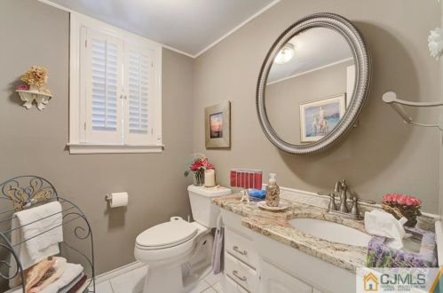 10 Hyannis Dr, Old Bridge NJ 08857-2648 exterior