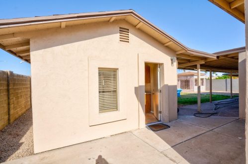 11602 42nd Ave, Phoenix AZ 85029-1912 exterior