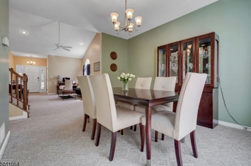 10 Delaney Ct, Bridgewater NJ 08807-5568 exterior