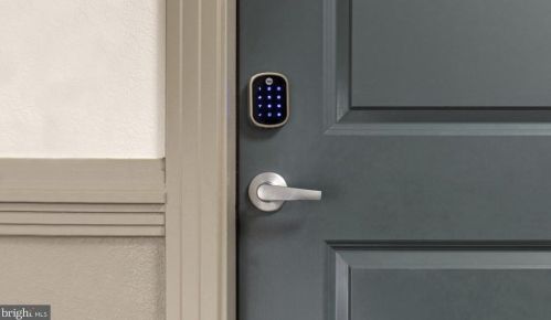 3902 Chestnut St, Philadelphia PA  19104-3111 exterior