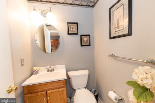 242 Stonebridge Blvd, New Castle DE 19720-6711 exterior