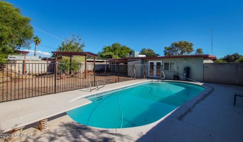 752 Edgewater Dr, Tucson AZ 85704-2412 exterior