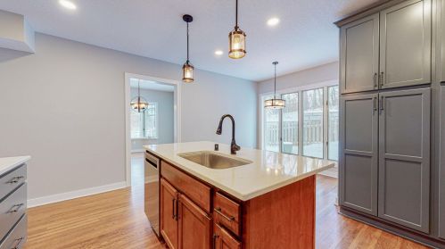 2501 Arc St, Saint Paul MN 55109-1918 exterior