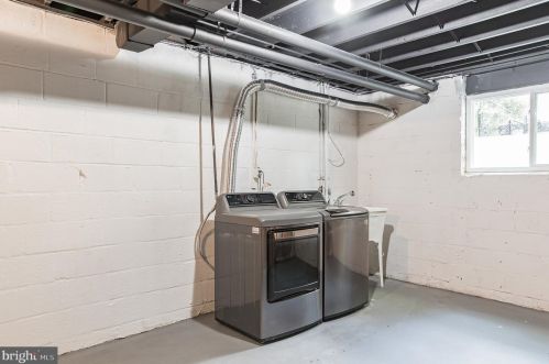 14005 Congress Dr, Rockville MD 20853-2668 exterior