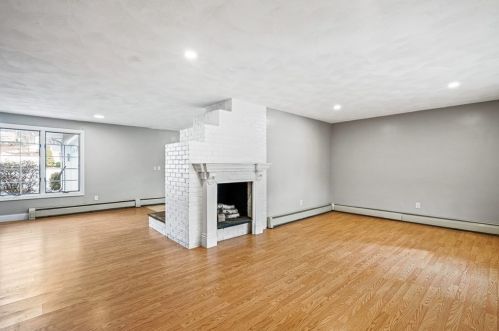 7 Azalea Ln, Peabody MA 01960-4602 exterior