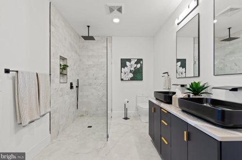 220 Prince St, Lancaster PA 17603-5878 exterior