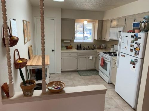 4804 Aberdeen Dr, Austin TX 78745-2108 exterior