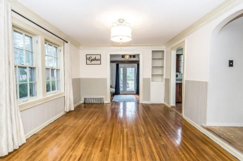 8415 Fox Croft Ln, Milwaukee WI 53217-2226 exterior