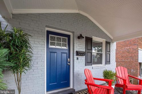 1887 Savannah Pl, Washington, DC 20020-2103