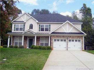 4024 River Falls Dr, Lowell, NC 28098-1272