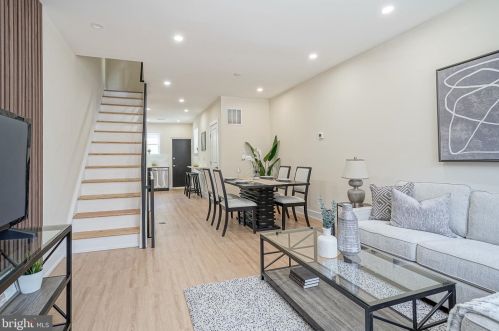 1910 Hicks St, Philadelphia, PA 19145-3004