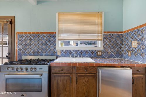 2515 10 St, Phoenix AZ 85020-5821 exterior