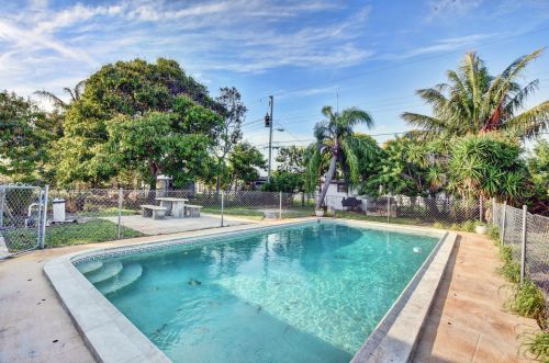 113 Atlantic Dr, Boynton Beach FL 33435-1612 exterior