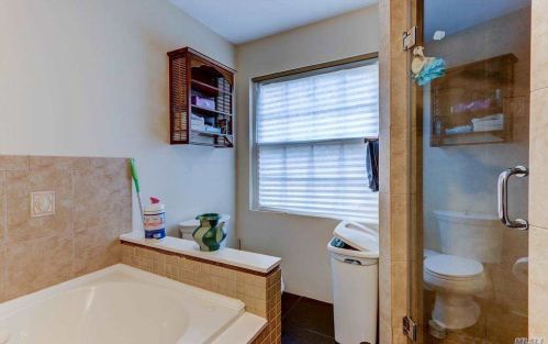 24 Vondran St, Huntington Station NY 11746-2548 exterior