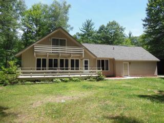 1154 Heart Lake Dr, Gaylord MI  49735-7751 exterior