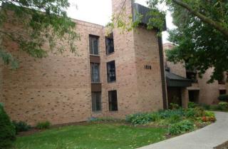 1818 Shorewood Blvd, Milwaukee WI  53211-2536 exterior