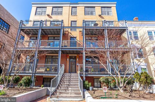 2412 17th St, Washington, DC 20020-6304