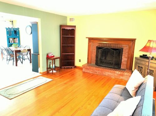 26 Charlene Dr, New Britain CT  06053-2012 exterior