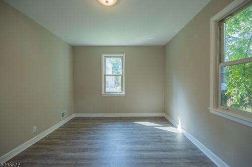 451 River Rd, Rahway NJ  07065-4203 exterior