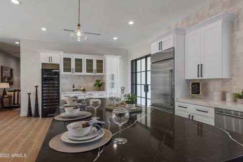 6841 12th Ave, Phoenix AZ  85013-1021 exterior