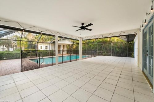 5341 Hickory Wood Dr, Naples FL 34119-1404 exterior