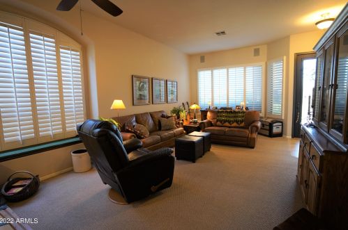 318 Campo Bello Dr, Phoenix AZ 85032-2216 exterior