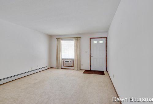 3358 Chestnut Ave, Wyoming, MI