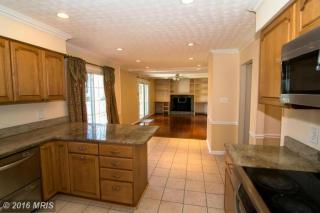 222 Apple Blossom Ct, Vienna VA  22181-5405 exterior