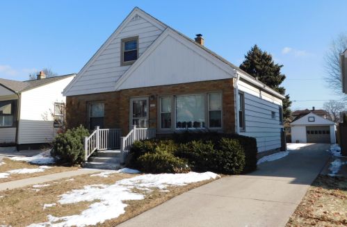 2218 37, Milwaukee WI 53215-2314 exterior