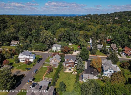 198 Monmouth Ave, Atlantic Highlands NJ  07716-2220 exterior