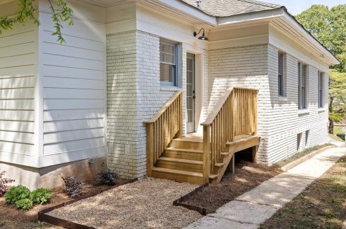 1725 Melrose Dr, Atlanta GA  30310-4538 exterior