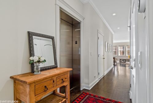 2516 Halsted St, Chicago, IL 60608-5931