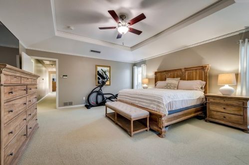 9672 Atherton Dr, Dallas TX 75243-6135 exterior