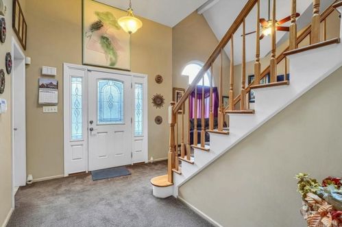 9 Davidge Rd, Middletown, NY 10940-4643