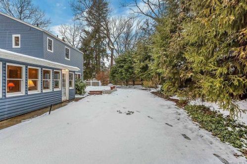 89 Luyster St, Huntington Station NY 11746-4422 exterior