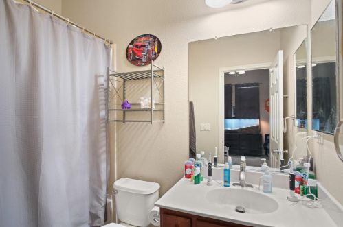 1072 La Paloma St, Turlock CA  95382-0485 exterior