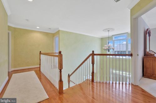 7019 Highland Meadows Ct, Alexandria VA  22315-3963 exterior