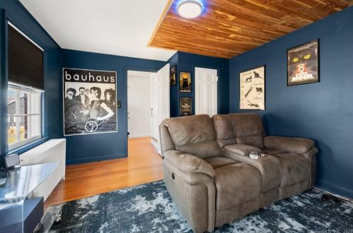 616 Poquonock Ave, Windsor CT  06095-2204 exterior