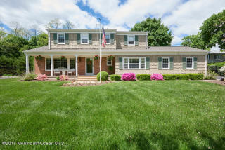 23 Farm Rd, Middletown, NJ 07748-3703