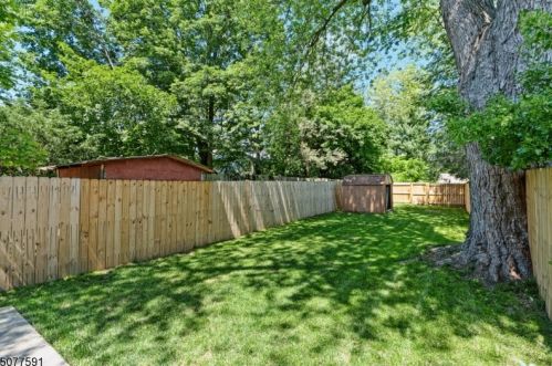 68 Woodside Ave, Fredon NJ 07860-2418 exterior