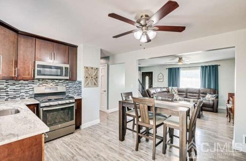 383 Remsen Ave, Avenel NJ 07001-1256 exterior