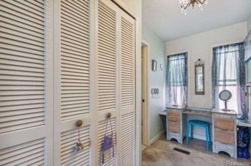 1201 Oakwood Ct, Rochester MI 48307-2539 exterior