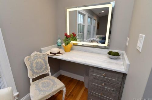 668 Ridgebury Rd, Ridgefield CT 06877-1117 exterior