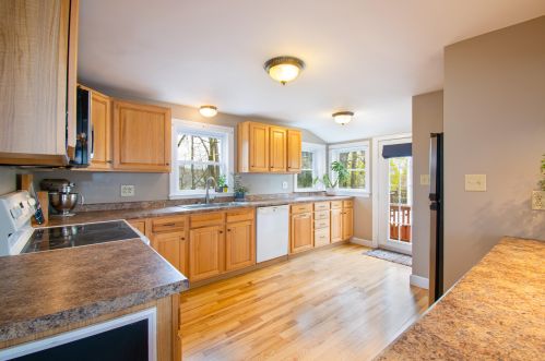 129 Massachusetts Ave, Portland ME  04102-2515 exterior