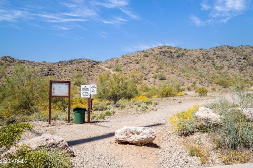 10824 12th St, Phoenix AZ  85020-1131 exterior